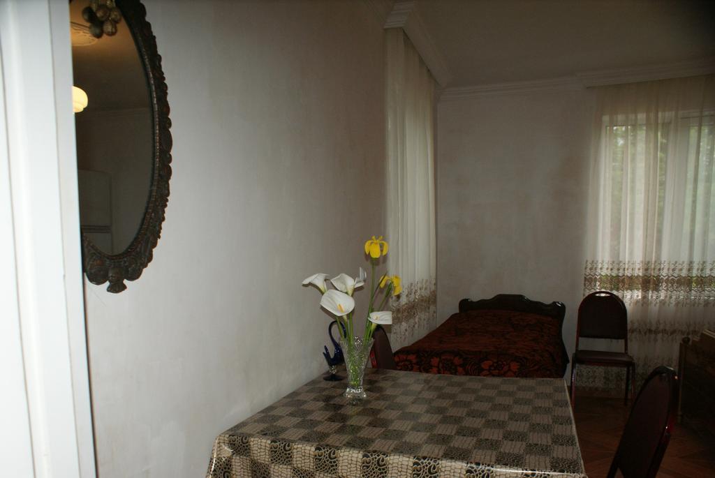 Merabi And Neli Guest House Machindżauri Zewnętrze zdjęcie